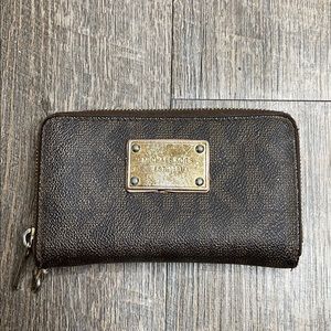 Michael Kors Wallet 💗